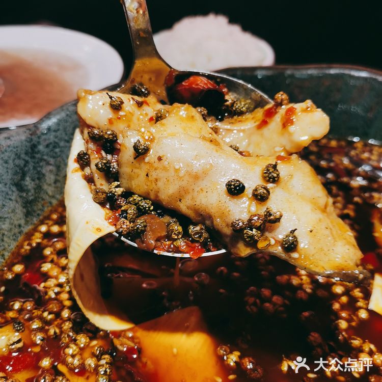 好吃实惠，扶墙而出的新晋川菜馆