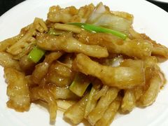 葱烧蹄筋-闫府私房菜·百年鲁菜(恒隆店)