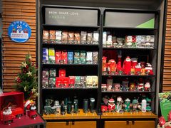 零售区-星巴克(上海虹桥新天地二店)