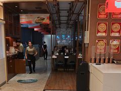 -阿瓦山寨·湘菜现炒·剁椒鱼头王(咸阳总店)