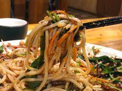 老滇凉米线-老滇山寨•云南特色菜•地方菜•民族风情歌舞表演(金碧店)