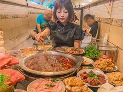 -洞亭火锅(防空洞总店)