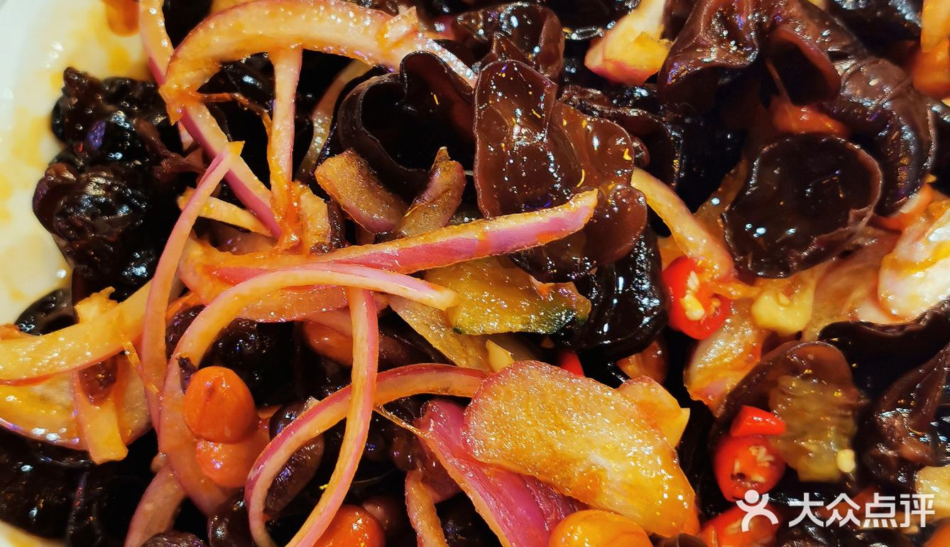 科技园区里的中式烤肉,洋葱鲜牛肉够香嫩~