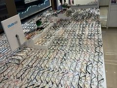 -新视达眼镜店·蔡司·依视路(名镜苑店)