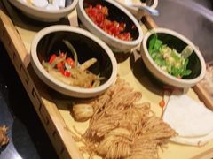 -挂旗柴锅鸡(蚌山区嘉年华店)