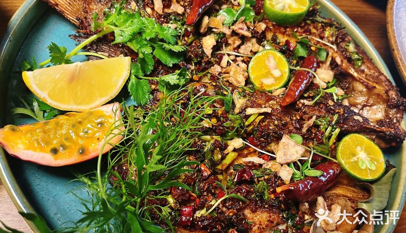 点的一个双人餐,我看基本包含了一些招牌菜