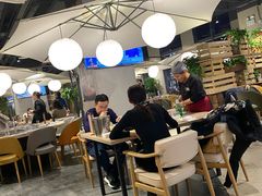 大堂-日进一片海.生腌海鲜火锅.宵夜烧烤(三里屯总店)