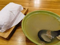 酸萝卜老鸭汤-喜卷·烂肉卷饼(广渠门店)
