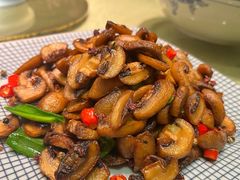 -铜锣湾·有麝自然香(重庆新天地店)