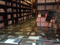 -钟书阁(松江泰晤士小镇店)