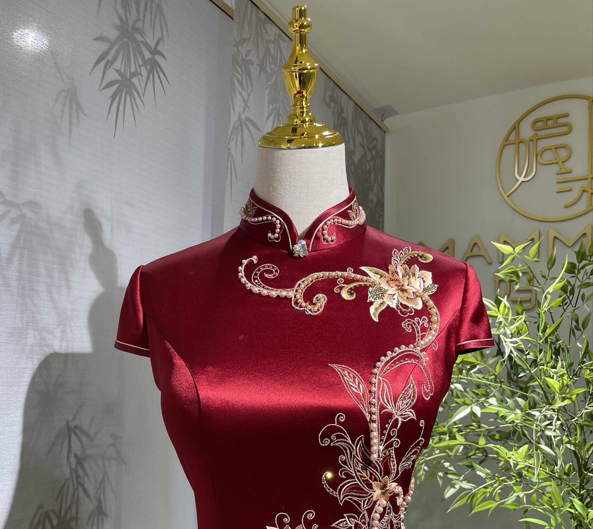 👄丝滑缎面重工绣花旗袍～大气庄重👍