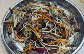 Old Friend Stir-Fried Beef Noodles