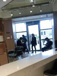 -一東造型烫发染发