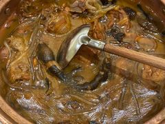 小鸡炖蘑菇-关东小磨东北菜(漕河泾印象城店)