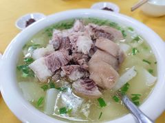 萝卜炖肘子-荣生萝卜汤饭店
