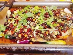 -宏兴烤鱼山庄(宣恩总店)