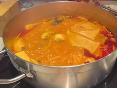 -尚尚仙·酸汤猪手·猪肚鸡火锅(华联万柳购物中心店)