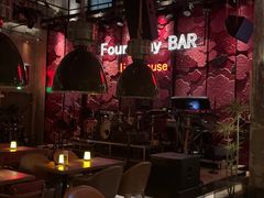 -FOUR PLAY BAR