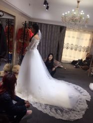 点击看大图 -爱伊人婚纱礼服美妆馆