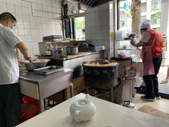 -黄阿姨锅贴大王(万航渡路店)