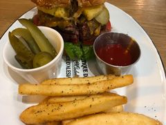 -HELLO 27 意面·沙拉·帕尼尼