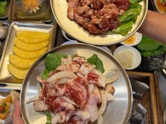 -围炉肉舍•炭烤活鳗•丹东海鲜烤肉(步行街店)