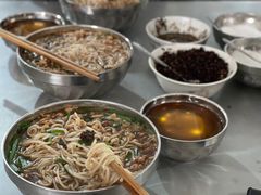 -正宗杨记普洱酸醋米线(总店)