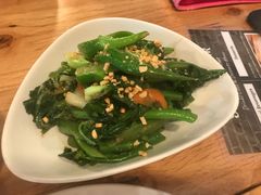 蒜蓉炒時菜-Green & Oak Malaysian Restaurant