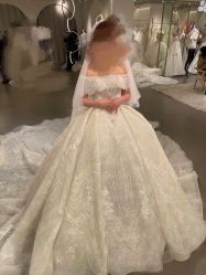 -艾米丽婚纱礼服