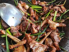 香茅炒鸽锅-一煲鸽