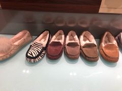 -UGG(燕莎奥特莱斯购物中心店)