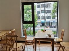 靠窗位-常鲜德乐购迎桂馒头店(麻巷公寓店)