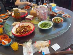 -川流不息·地道川菜·小龙虾(松东路店)