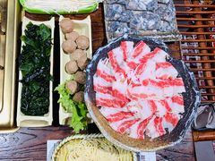 -东巴婆婆云南鱼豆花火锅(大东门店)