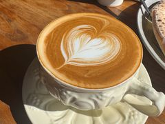 玫瑰拿铁-六阅·福十 FORTEN 海景咖啡西餐厅(双廊古镇店)