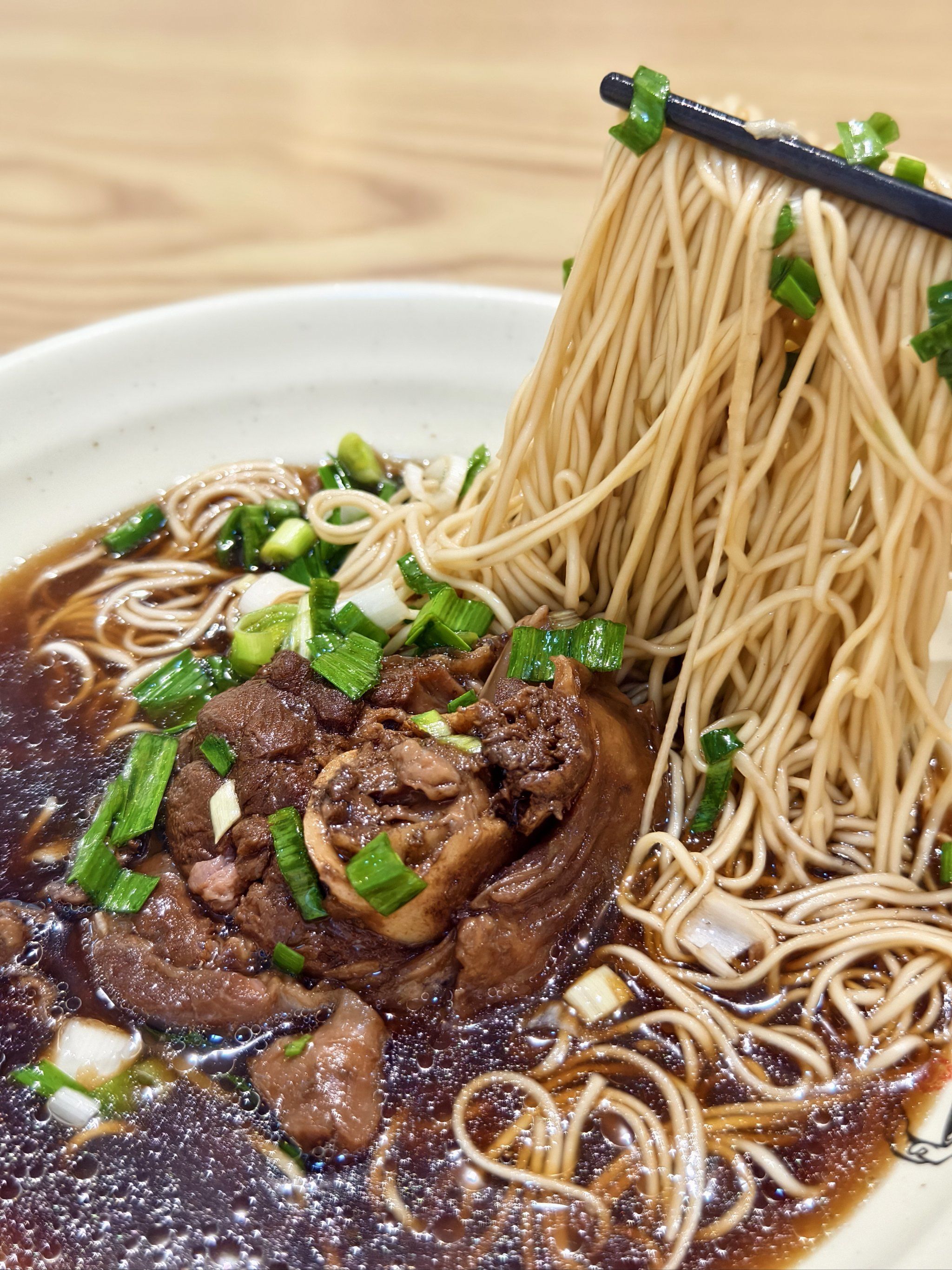 来杭州市中心吃羊肉面了