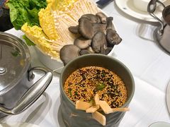 -红鼎豆捞·非遗鲍皇汤火锅(宝丰路店)