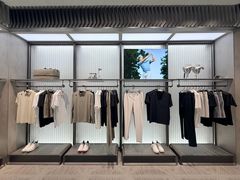 -迪桑特DESCENTE(青岛山东路万象城店)