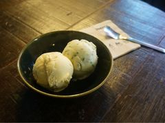 榴莲冰淇淋-莓园冰淇淋店