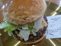 双层芝士牛肉汉堡-魏斯理汉堡(西安沣东吾悦店)