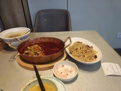 -有红鸡毛店·川菜(建设路店)