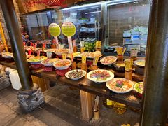 -帅巴人舅母子腊蹄民俗村