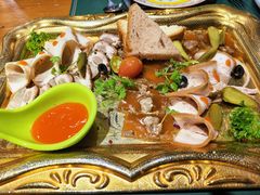 -米德维奇俄式西餐厅(西六道街店)