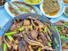 -丹水桥地锅鱼·翘嘴鲌·地方特色全鱼宴(丹江口大坝店)