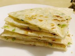 手撕葱油饼-广州天河合景福朋喜来登酒店 · 聚味轩中餐厅
