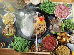 餐具摆设-重庆故事姊妹老火锅(财经学院店)