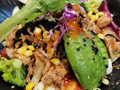 金枪鱼沙拉配黑鱼籽酱-鳗鱼家·深夜食堂(军博店)