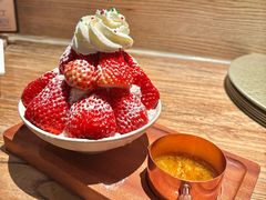 草莓冰沙-筱田の食堂·izakaya(淮海中路店)