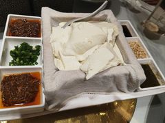 -95号酱骨·一块豆腐(展春园西路店)