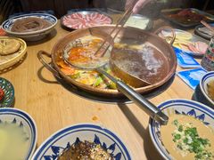 -洱火云南酸菜牛肉火锅(石景山当代商城店)